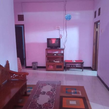 Family Homestay Probolinggo Ngoại thất bức ảnh