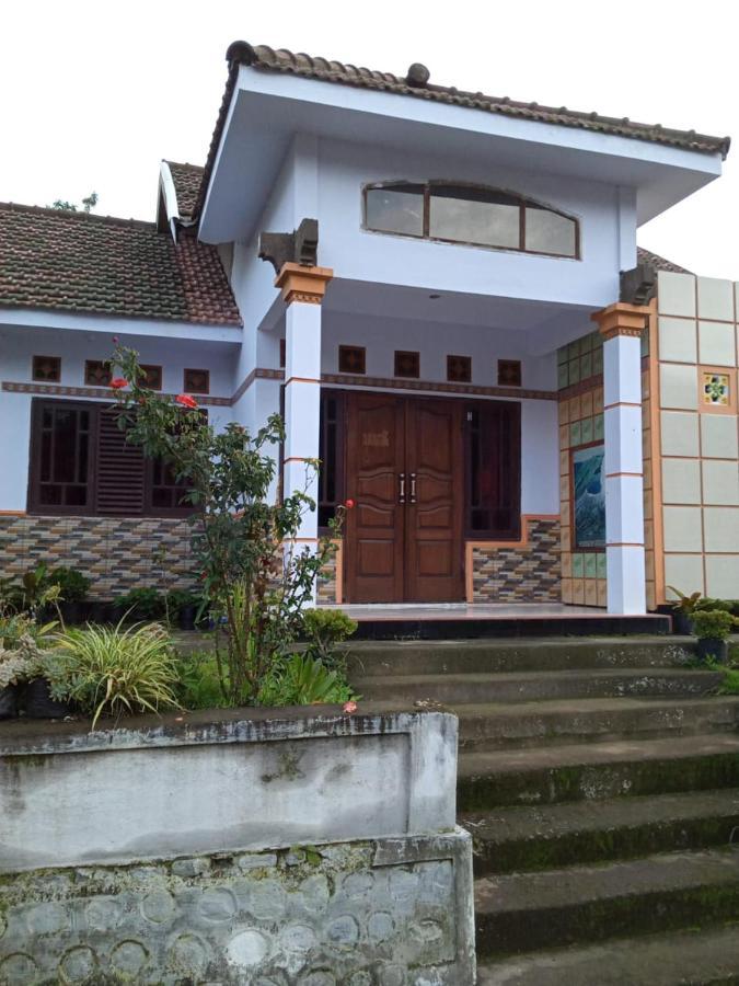 Family Homestay Probolinggo Ngoại thất bức ảnh